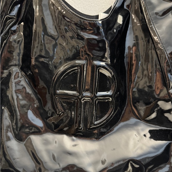 New- Anine Bing Kate Bag in High-Shine Black - Picture 5 of 11
